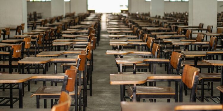 بڑی سیٹز کی بھرتیوں پر ہونے والی کوتاہیاں، سی ایس ایس کا خواب اور اس سے جُڑے چند حقائق