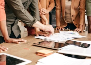 How does social media shape politics and democracy?